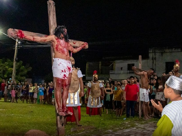 Grupo Teatral Face a Face, com apoio da Secult, realiza tradicional Encenação da Paixão de Cristo 2024